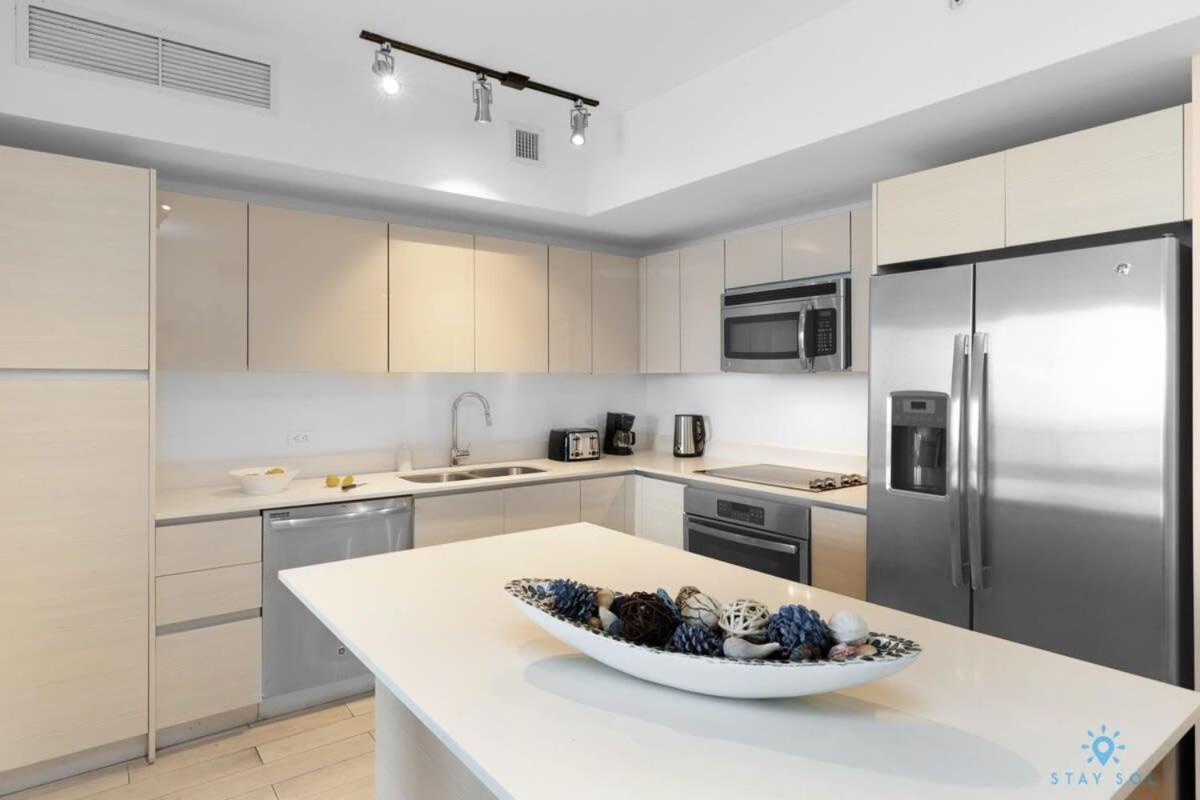 Apartment Infinite View - Balcony- Amazing Pool- Near Hallandale Beach