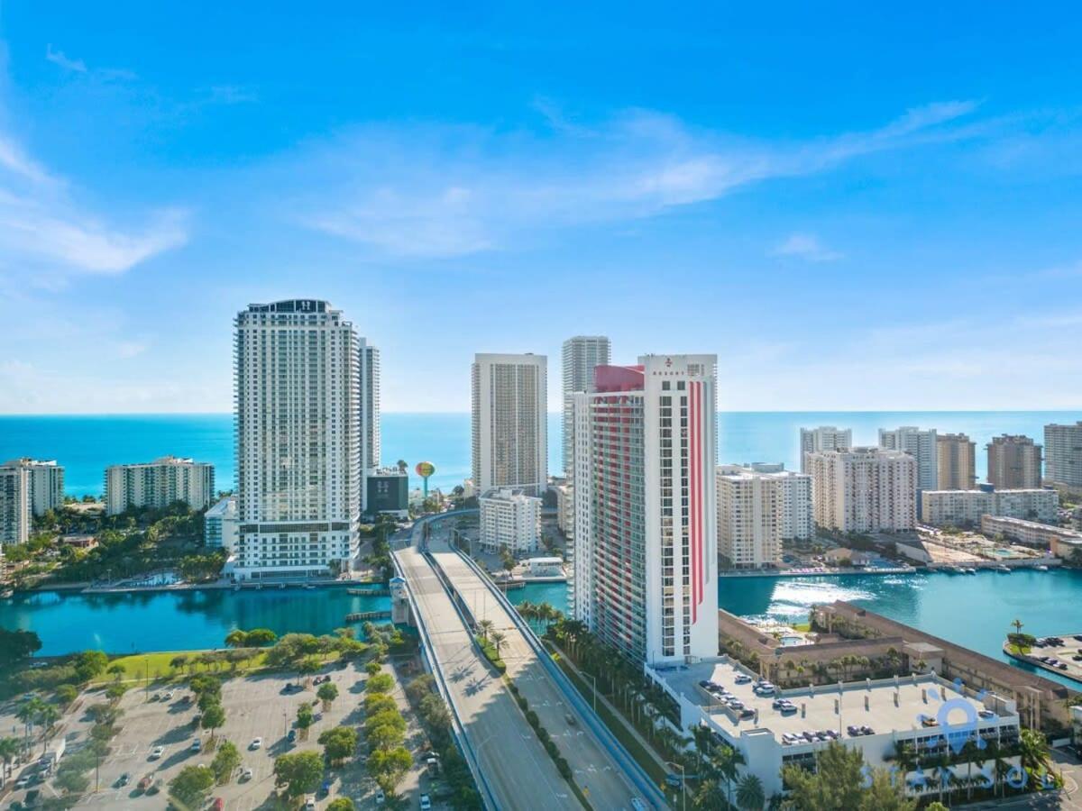 Apartment Infinite View - Balcony- Amazing Pool- Near